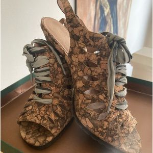 Lisa by Donald Pliner Cork Laced heels 81/2